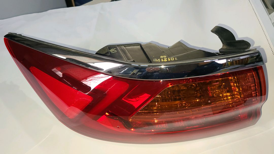 K7 (올뉴)후미등 운전석쪽 5핀 이미지