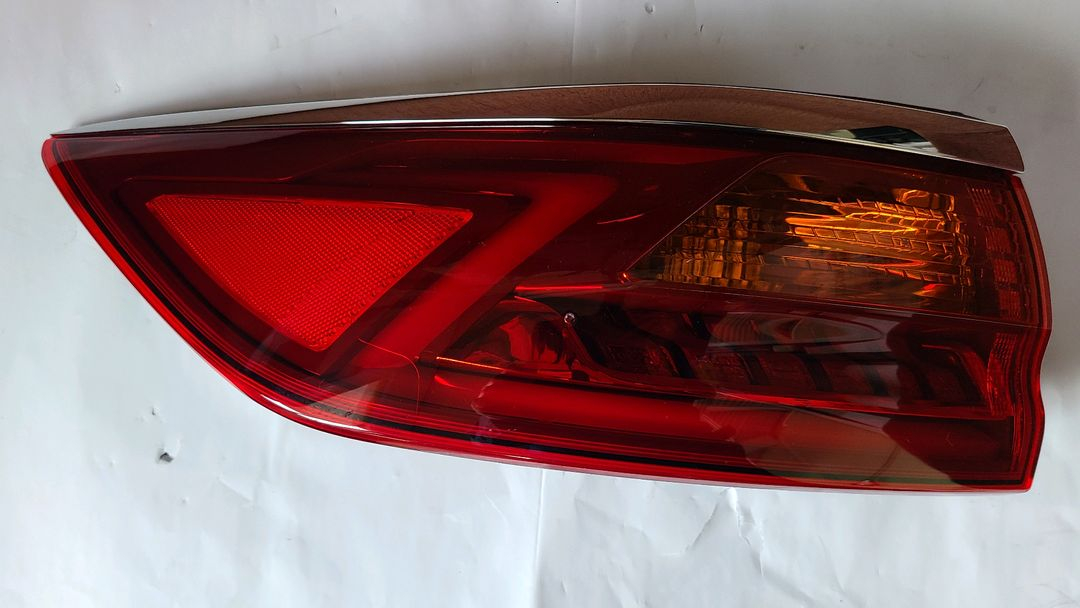 K7 (올뉴)후미등 운전석쪽 5핀 이미지