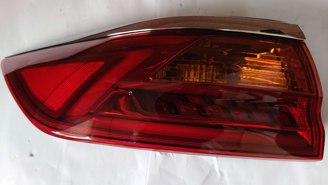 K7 (올뉴)후미등 운전석쪽 5핀 이미지