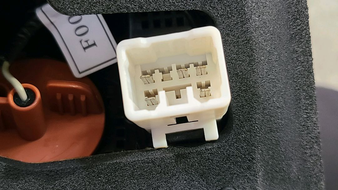 K7 (올뉴)후미등 운전석쪽 5핀 이미지