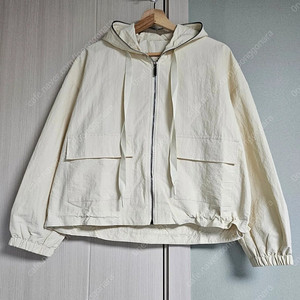 [새상품] 아이보리 크롭 후드 점퍼 / 숏 바람막이 / 스트링 점퍼 / FREE (44~77) 이미지