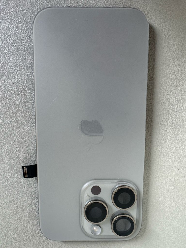 아이폰 16프로 부품 이미지