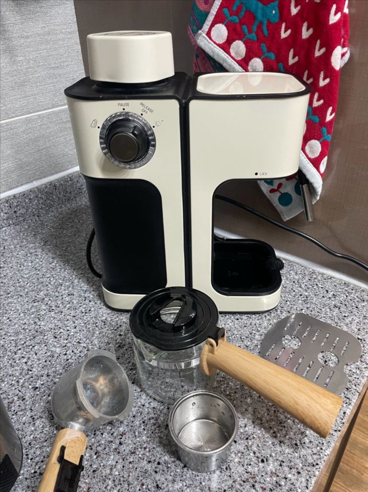 커피머신기 일리 에소프레소 이미지