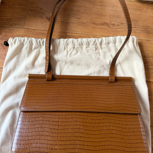 투티에 트라이앵글 리자드 백 이미지