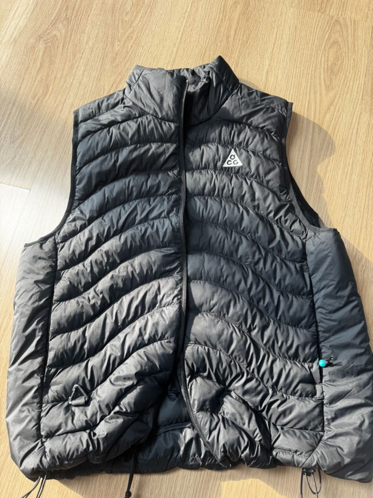 나이키 acg 라바플로우 패딩조끼 이미지