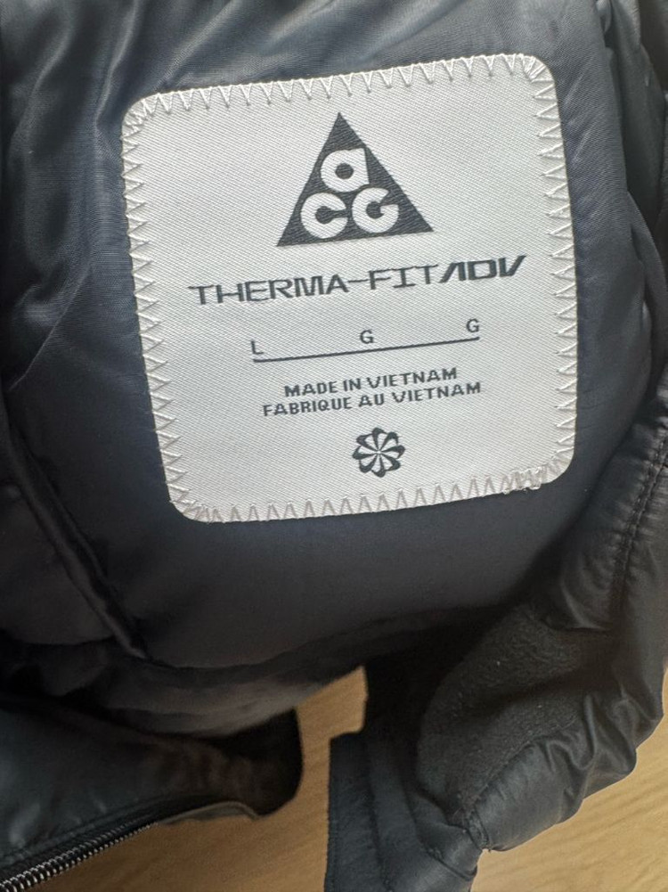 나이키 acg 라바플로우 패딩조끼 이미지