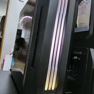 RTX2060 i7 8700K 게이밍 컴퓨터 이미지