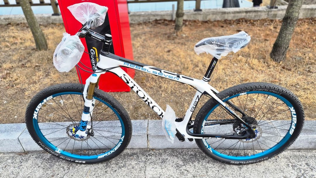 하이엔드 MTB 전기자전거 개조용 추천 독일 스톡 카본 MTB 자전거 레벨 7 27.5인치 - 안심되는 중고거래