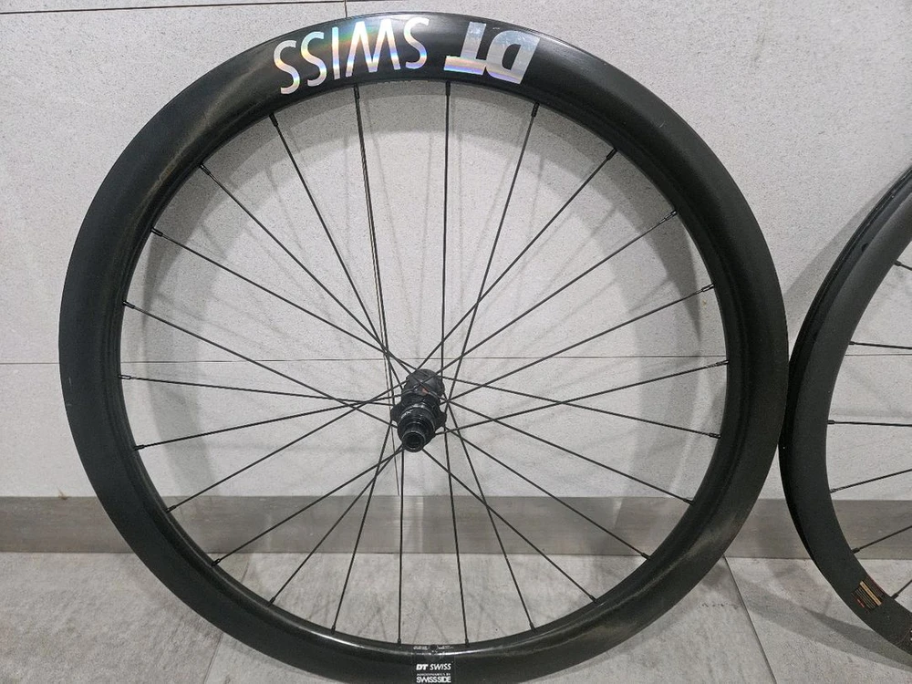 DT240 파스포츠 페더 50mm 뒷휠 판매 - 안심되는 중고거래