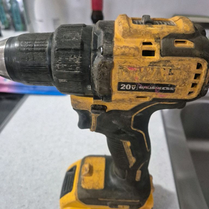 디월트 20V MAX 브러쉬리스 충전 드릴 급처 이미지
