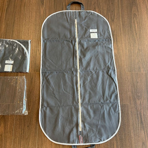 톰브라운 옷 보관 파우치 정장 보관 옷 커버 수트케이스 새상품 판매합니다. 이미지