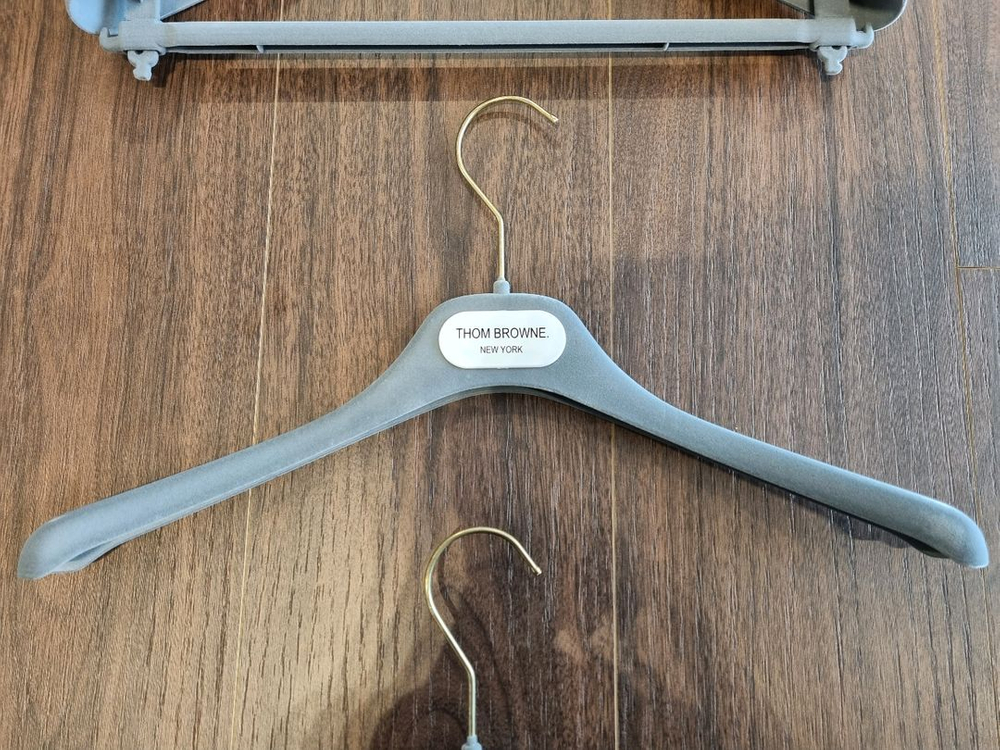 톰브라운 3종 옷걸이, 바지걸이 세 종류 판매합니다. 이미지