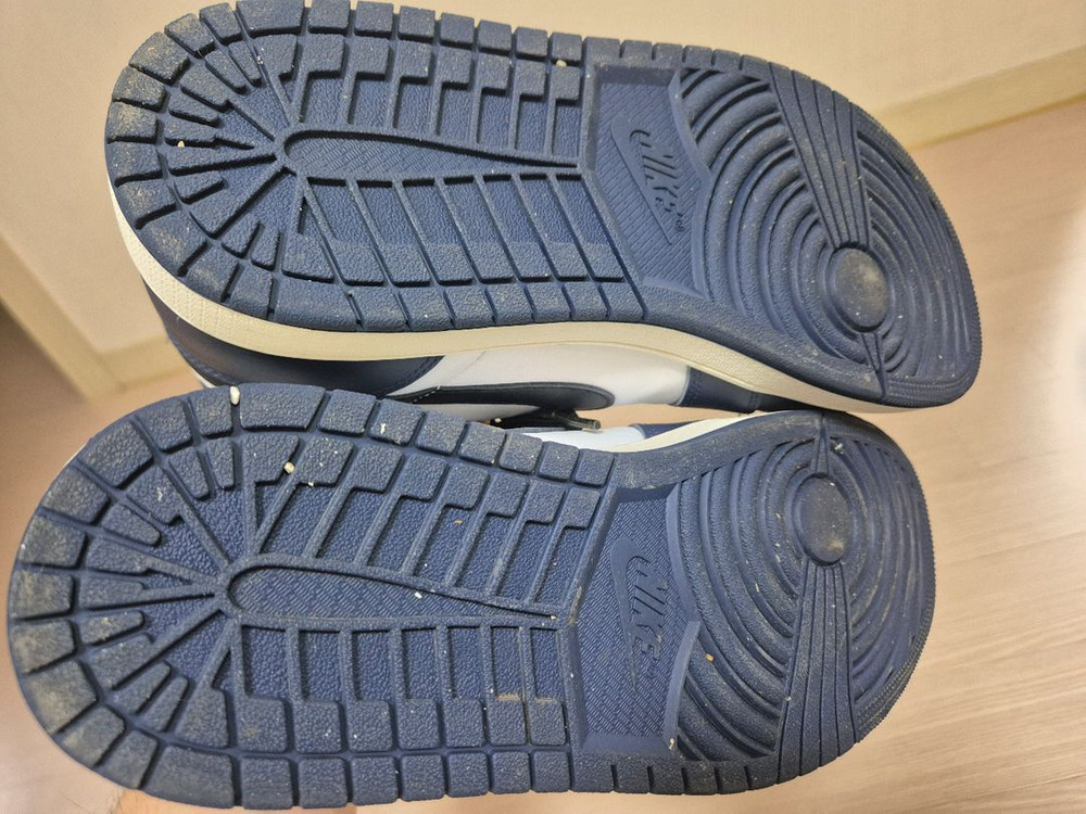 조던1 하이 미드나잇네이비 290사이즈 이미지