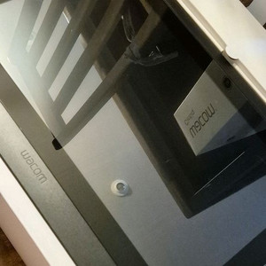 와콤 신티크 16 DTK1660 박스풀 이미지