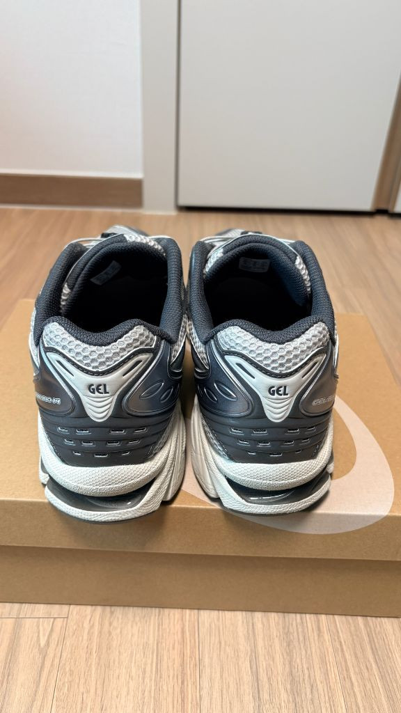 [290] 아식스 언리미티드 젤 카야노 14 오이스터 그레이 이미지