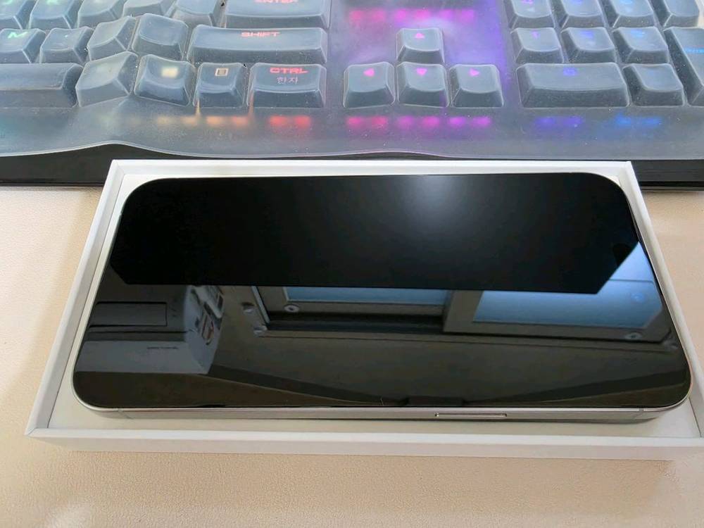 아이폰 15 프로맥스 화이트 512GB(자급제) 이미지