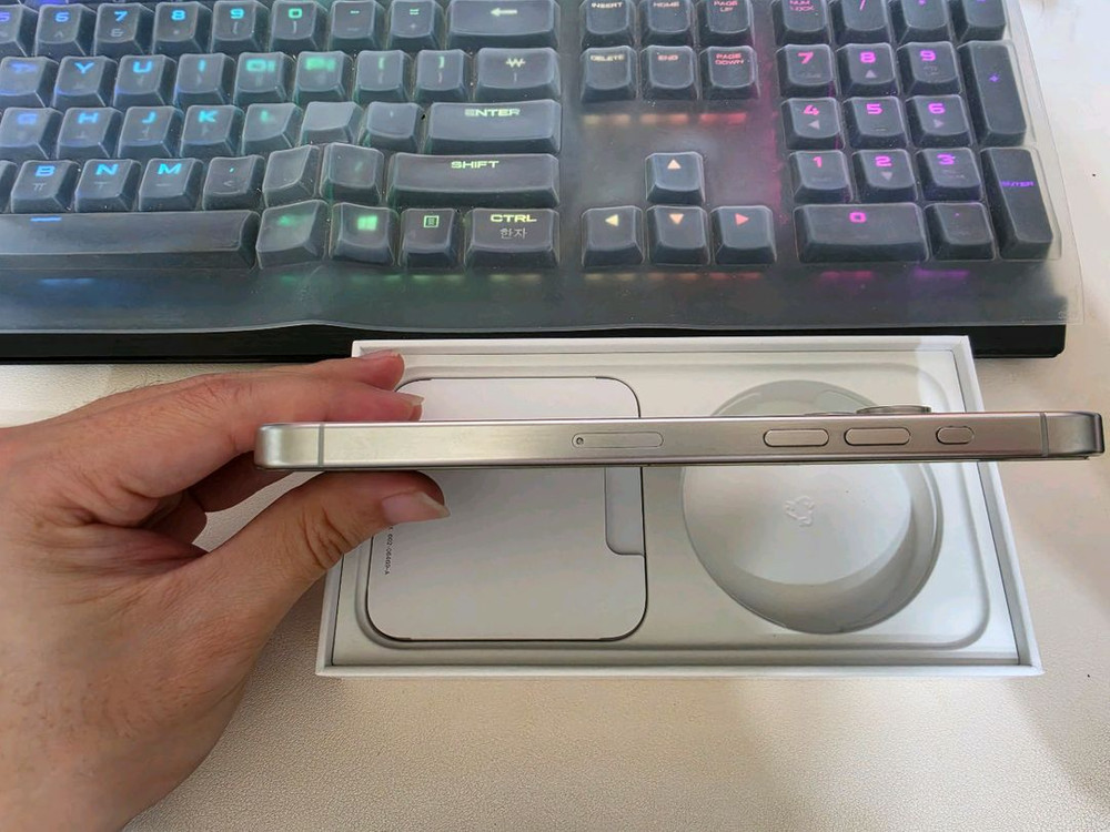 아이폰 15 프로맥스 화이트 512GB(자급제) 이미지