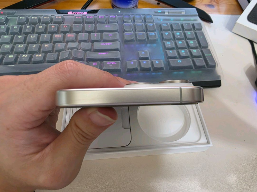 아이폰 15 프로맥스 화이트 512GB(자급제) 이미지