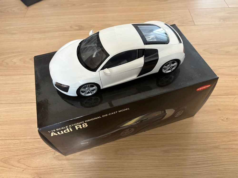 1/18 초레어 하이엔드 다이캐스트 모형카 판매합니다(BBR ENZO, BENZ 190E EVO2, R8) 이미지