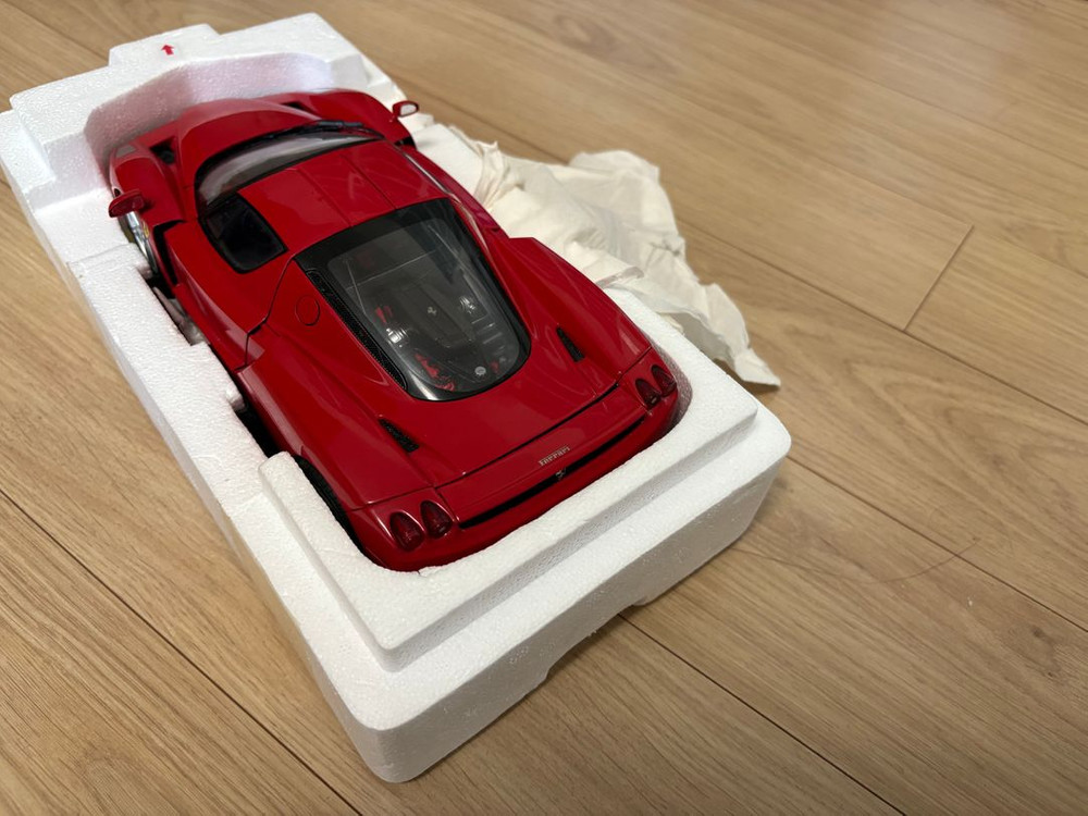 1/18 초레어 하이엔드 다이캐스트 모형카 판매합니다(BBR ENZO, BENZ 190E EVO2, R8) 이미지