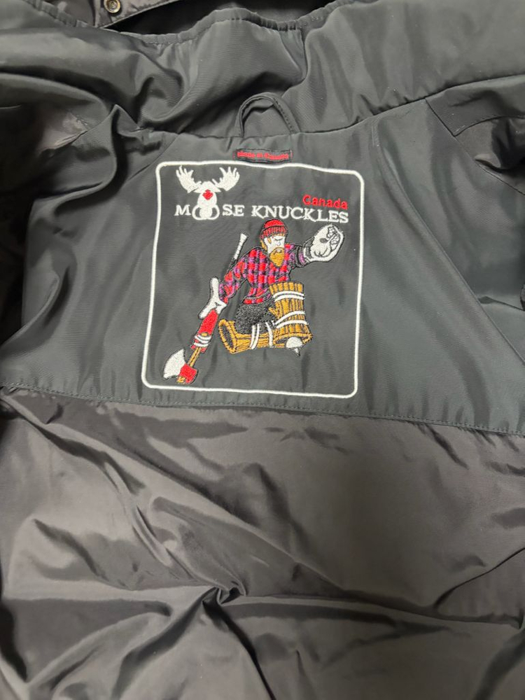 무스너클 오닉스 양기유 자켓 퍼 블랙 패딩 이미지