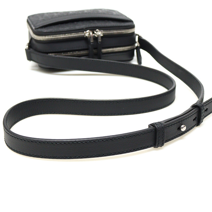 페라가모 블랙 해머드 카프스킨 간치니 로고 크로스백 / 24-0410 745702 이미지