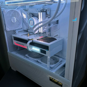 9800x3d RTX 5090 어로스마스터 ICE 1200w 고사양 화이트 데스크탑 수냉 PC 이미지