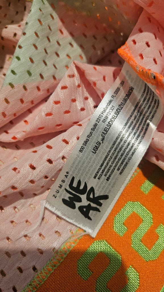 줌바웨어 상의 이미지