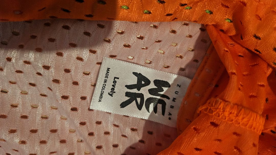 줌바웨어 상의 이미지