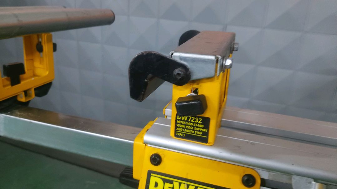 디윌트슬라이딩각도절단기,스탠드 판매합니다 이미지