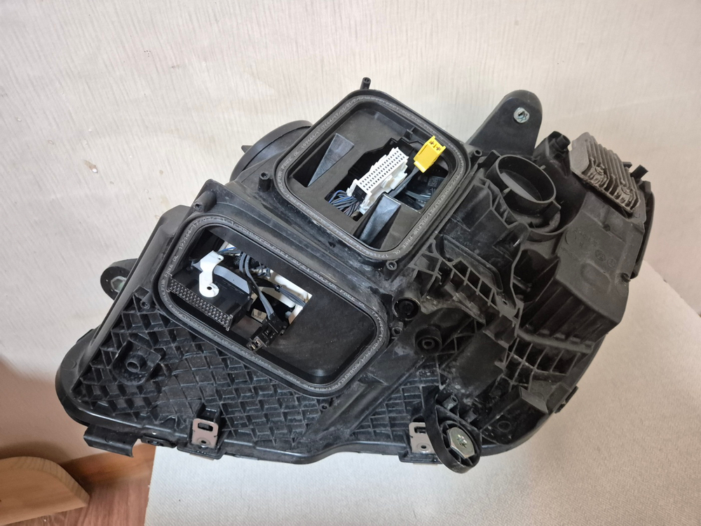 벤츠 C클래스 W205 후기형 멀티빔 LED 중고 헤드라이트 헤드램프 조수석 카브리올레 a2059061606 이미지