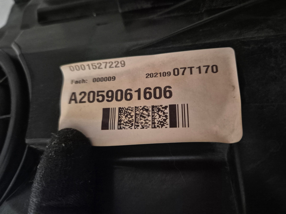 벤츠 C클래스 W205 후기형 멀티빔 LED 중고 헤드라이트 헤드램프 조수석 카브리올레 a2059061606 이미지