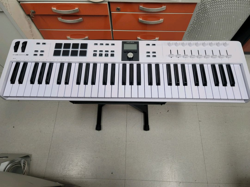 엘가토 스트림덱 플러스 아투리아 키랩 에센셜 61 MK3 마스터 키보드 이미지