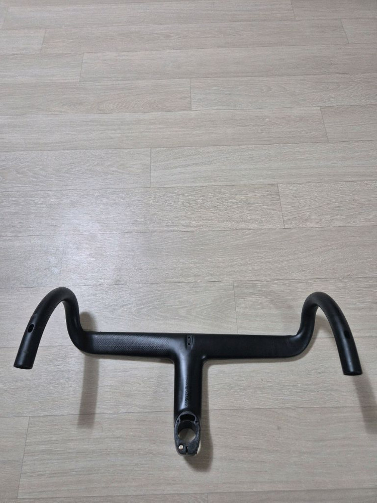 타벨로 일체형 카본 핸들바 이미지