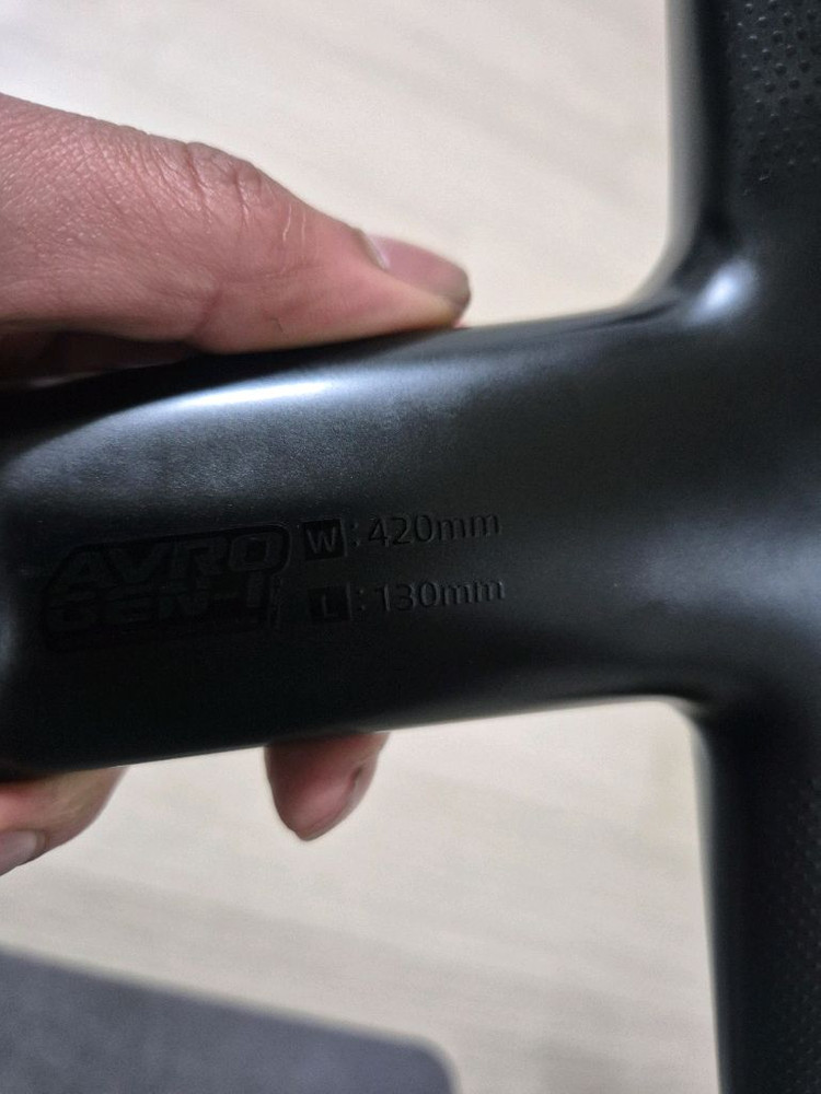 타벨로 일체형 카본 핸들바 이미지