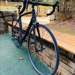 카본로드프레임+신형티아그라구동계 사이클. 로드마스터 유콘 레드라벨 이미지