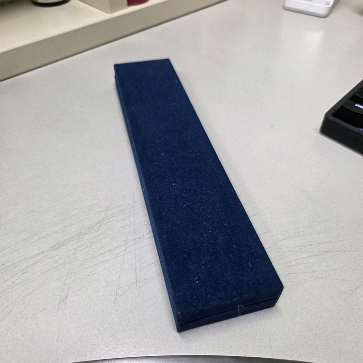 마산시 기념으로 나온 듀얼 타임 가죽 시계 이미지