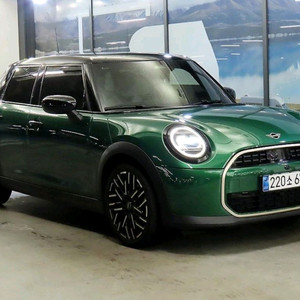 소형 해치백 스포츠 이미지