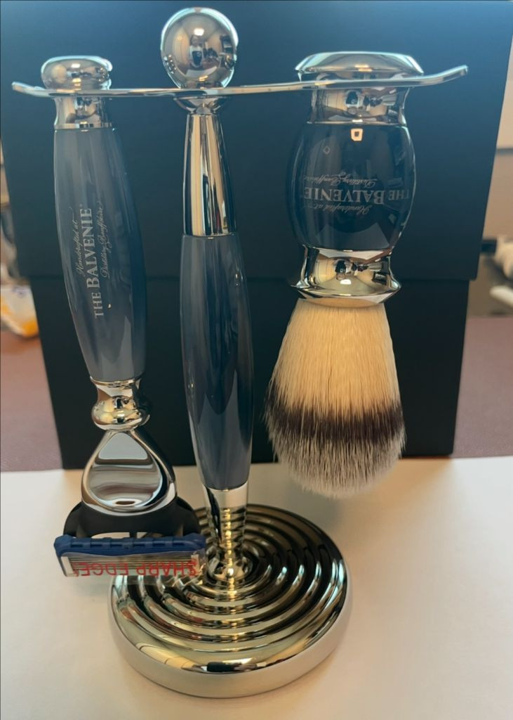 트루핏앤힐 면도기 세트 이미지