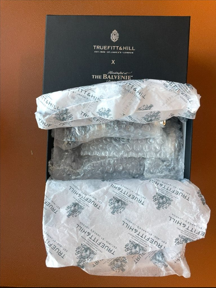 트루핏앤힐 면도기 세트 이미지