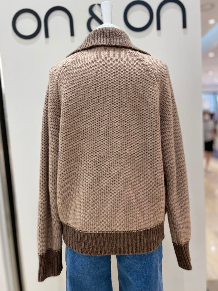 온앤온 배색집업가디건 니트가디건 (정가: 199,000원) 온앤온 양모혼방 카라넥 아웃포켓 배색 집업 니트카디건 이미지