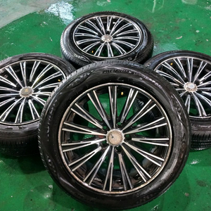 마르 셀로 17인치 휠 215. 55 17 타이어 세팅 제품 판매 합니다 이미지