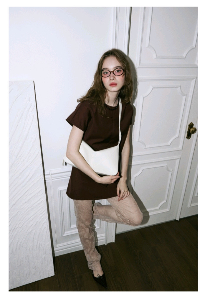 엘바테게브 그레이스백 화이트 이미지