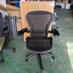 수입명품,허먼밀러 에어론 클래식의자 이미지