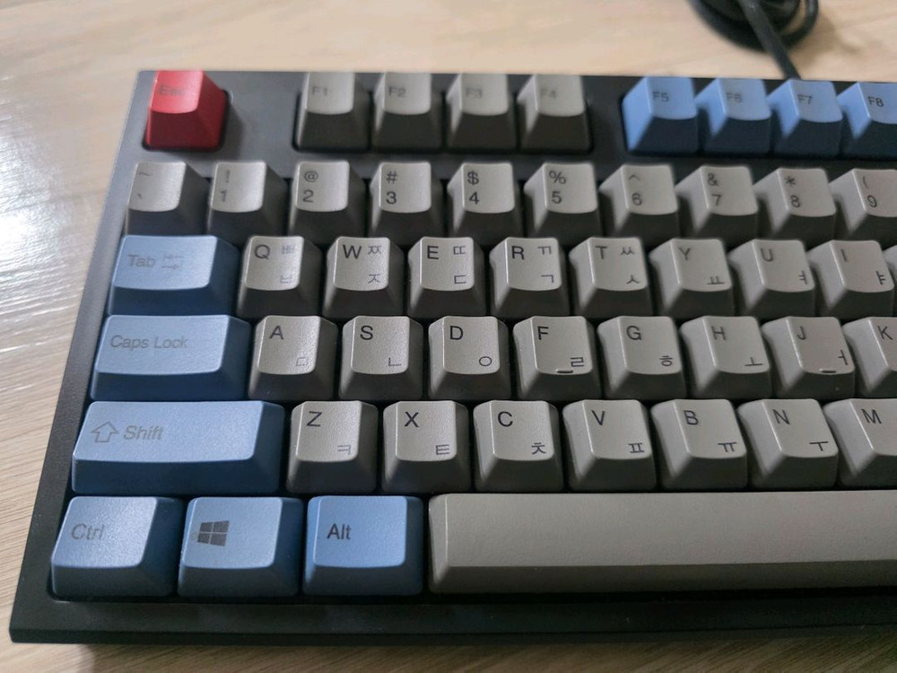 리얼포스 R2 저소음 apc 45g 윤활 이미지