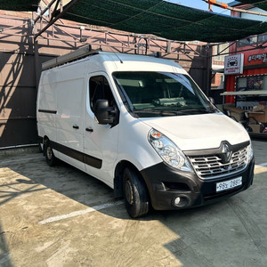 르노마스터 캠핑카 키로수 209,000입니디. 이미지