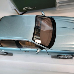 1:18 Almostreal 재규어XJ6 옥색 모형자동차 이미지