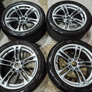 BMW F10 5시리즈 613M 18인치 순정 휠타이어 판매합니다 이미지