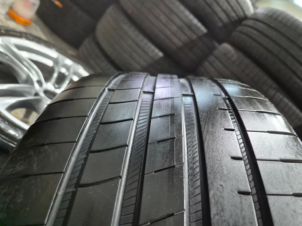 BMW F10 5시리즈 613M 18인치 순정 휠타이어 판매합니다 이미지