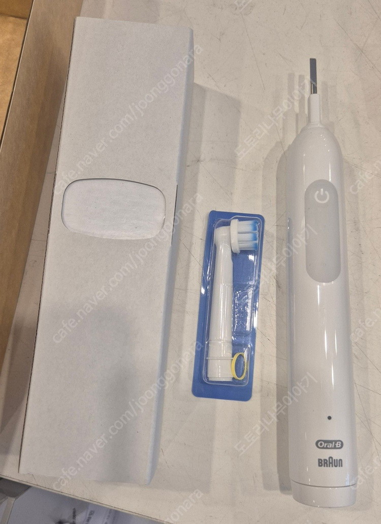 오랄비 전동칫솔 Pro1000 (개봉새상품, 택포) 이미지